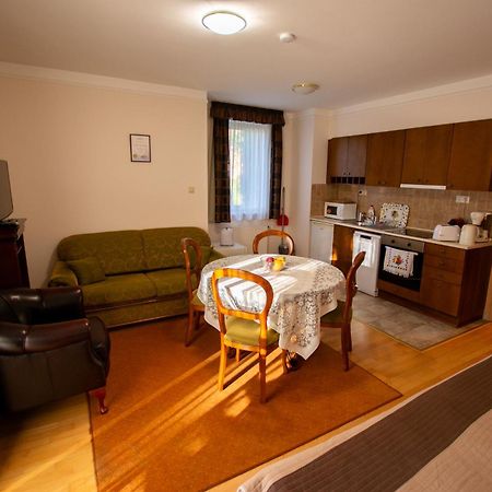 Bernadett Villa Apartman 3 Бюк Экстерьер фото